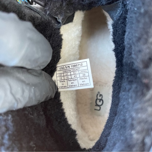 UGG AUSTRALIA Birch Lace-up Waterproof Winter Boots - Picture 10 of 10